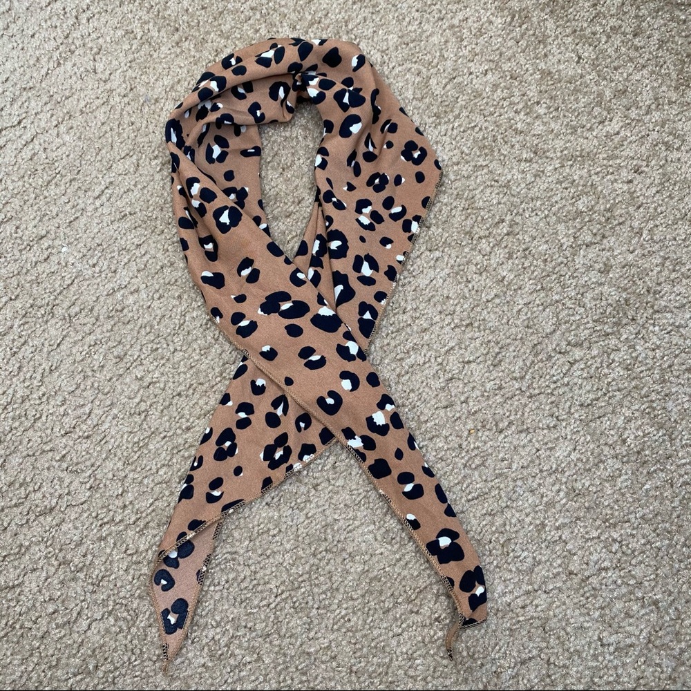 H&M Leopard Silky Scarf